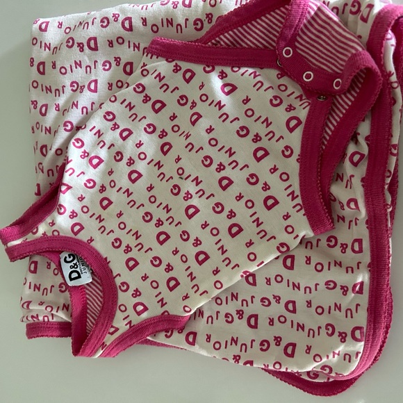 DOLCE & GABBANA baby blanket and onesie - Picture 2 of 9